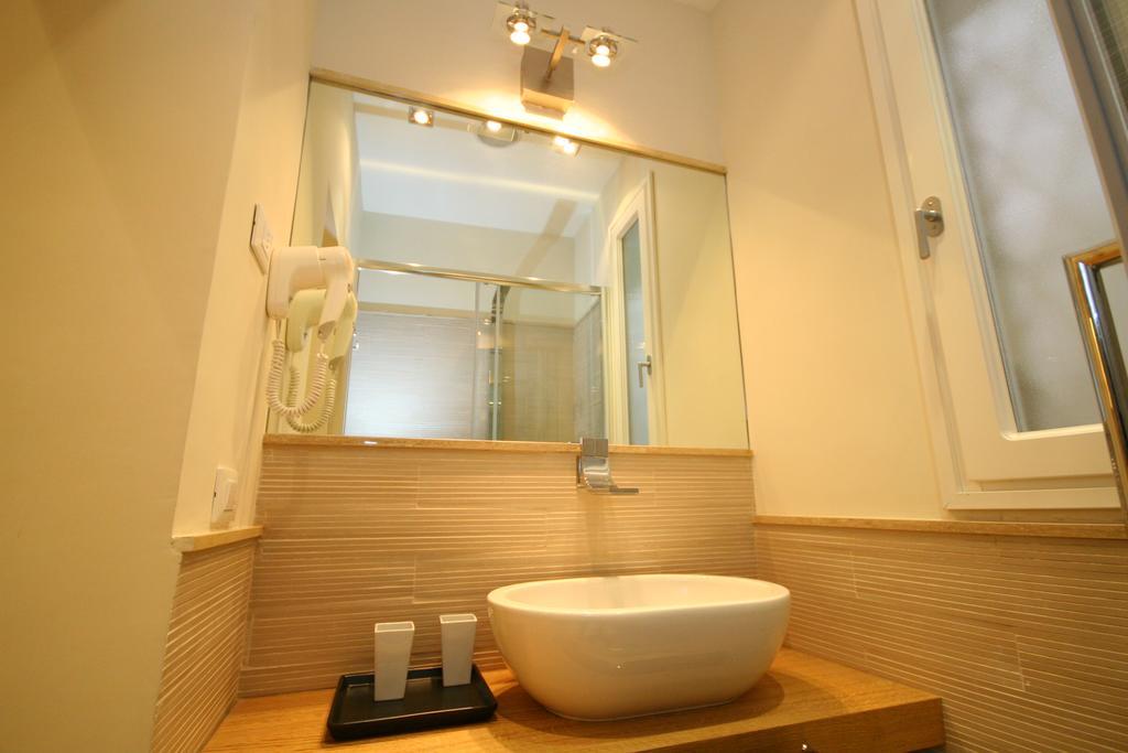 Campo Dei Fiori Modern Apartment With Terrace โรม ภายนอก รูปภาพ